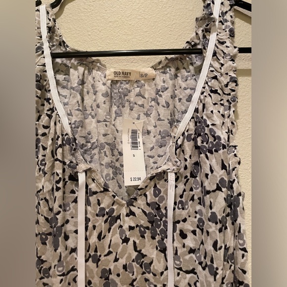 Old Navy Floral Tank Tops - Set of 3 - Picture 13 of 15